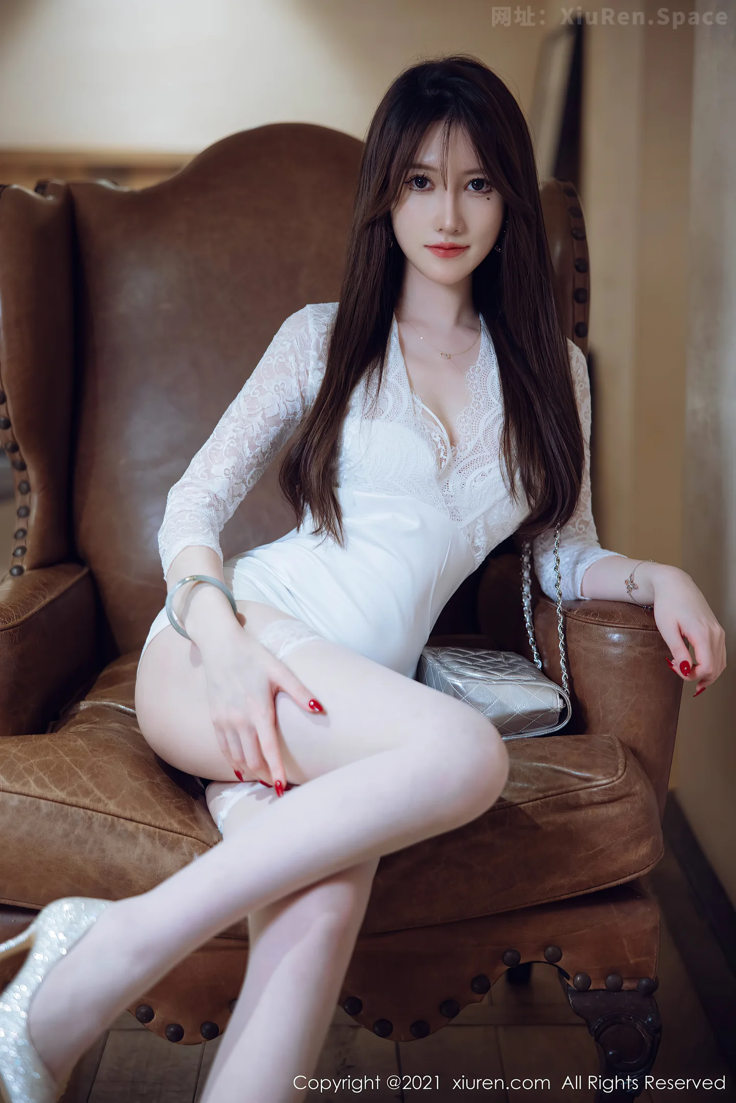 图片[4]-[XiuRen秀人网]VOL.4121 模特美桃酱长三角旅拍私房情趣内裤配蕾丝吊袜秀翘臀诱惑写真76P-秀人网官方网站